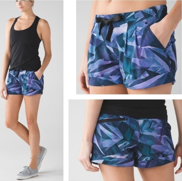 Lululemon Spring Break Away Short Pretty Prism Multi Size 4 - Picture 13 of 13